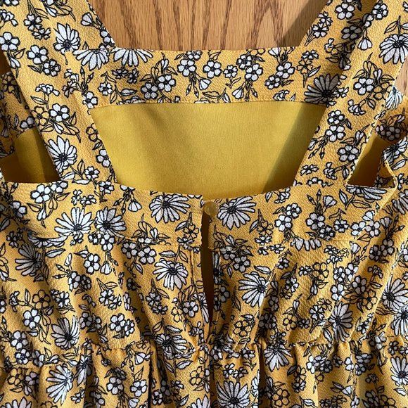 Flower Jumpsuit! - Picture 4 of 4